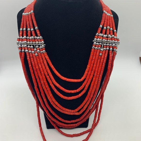 Vintage layered red coral beaded necklace - Picture 3 of 3